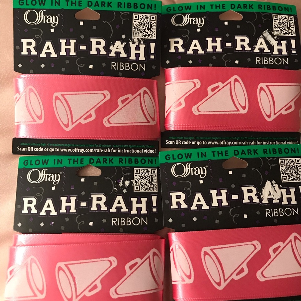 Rah-Rah! Pink Glow-in-the-Dark Cheer Ribbon